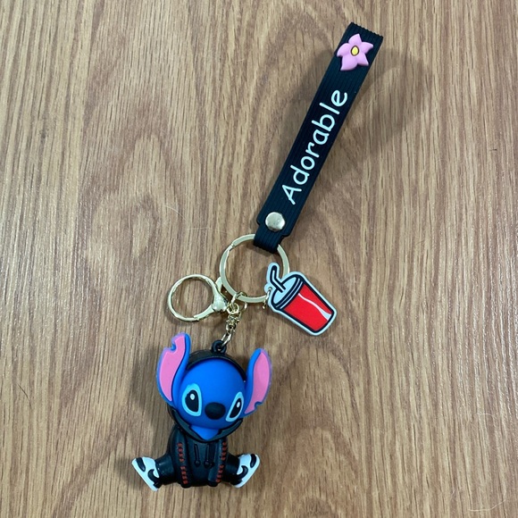 ❤️ Disney’s Lilo and Stitch Adorable Keychain NWOT - Picture 1 of 6